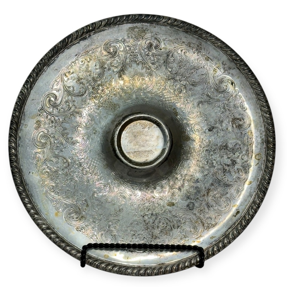 Wm Rogers silver plate round serving tray‎ pattern 866 12.25” diameter